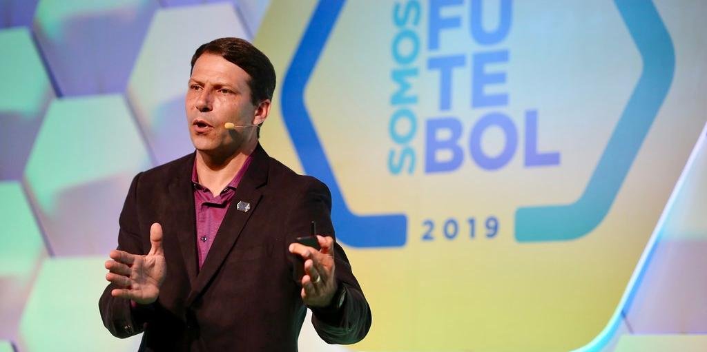 Leonardo Gaciba prevê mudanças no VAR para 2020