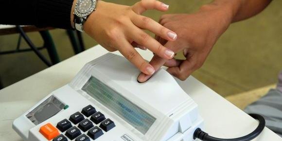 Biometria detecta 25 mil títulos de eleitor duplicados