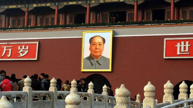 As políticas desastrosas de Mao Tsé-Tung levaram os chineses a níveis extremos de fome.