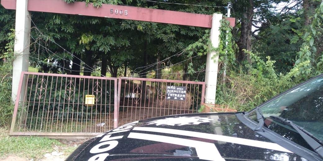 Vizinhos fizeram denúncias anônimas à Polícia. Corpo foi encontrado enterrado em propriedade do bairro Restinga