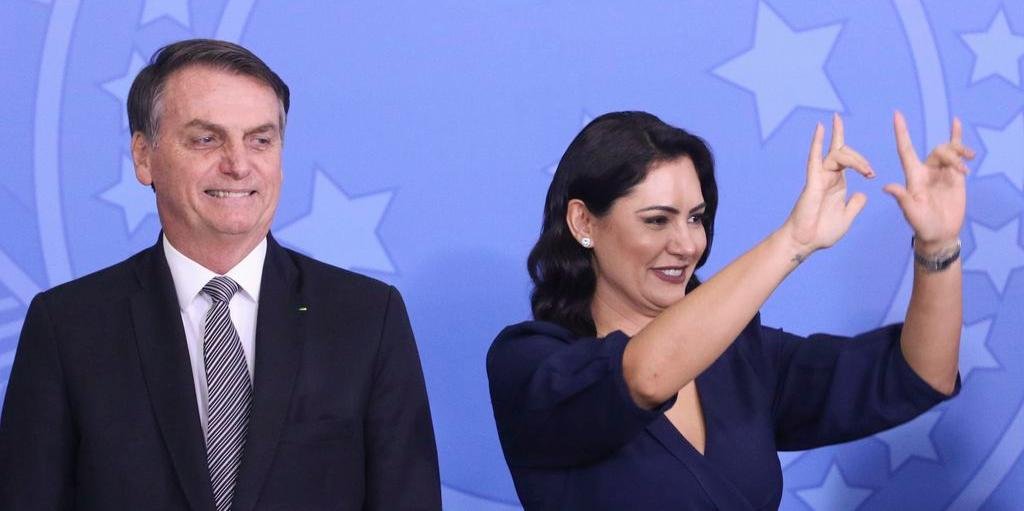 Primeira-dama passou por procedimento cirúrgico na quinta-feira