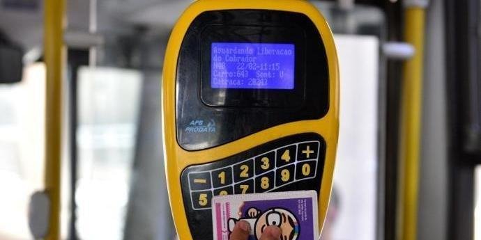 Entrega de documentos ocorre junto à entidades representativas de cada instituição de ensino