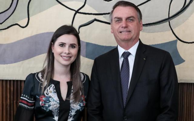 Resultado de imagem para CAROLINE DE TONI