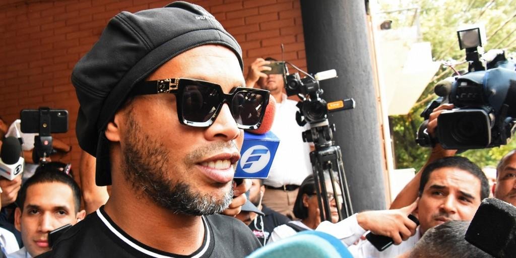 Ronaldinho tem sido alvo de propostas de detentos para participar de torneio de futsal