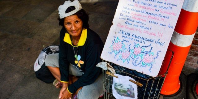 Célia Regina Oliveira Alves disse que não recebeu nenhuma orientação sobre auxílios sociais do governo