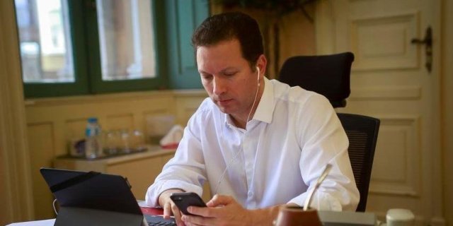 Para os demais setores econômicos e grupos populacionais as restrições seguem até o dia 30 de abril