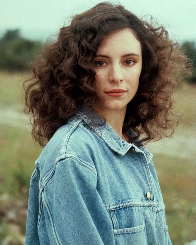 Madeleine Stowe in West Hollywood, 1987. | Sonbrancelhas, Rosto ...