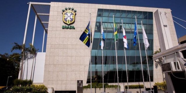 Maioria dos clubes conseguiu reduzir salários de jogadores em meio à pandemia