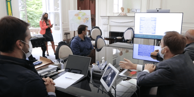 O governador também salientou que qualquer retorno ao futebol será feito sem público