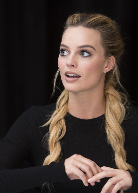 Margot Robbie #MargotRobbie More | Cabelo margot robbie, Margot ...