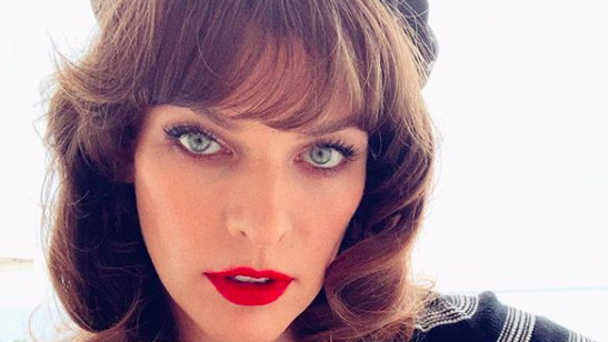 Após sofrer aborto, Milla Jovovich anuncia que está grávida ...