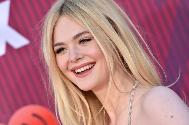 Os melhores looks de Elle Fanning no tapete vermelho - L'Officiel ...