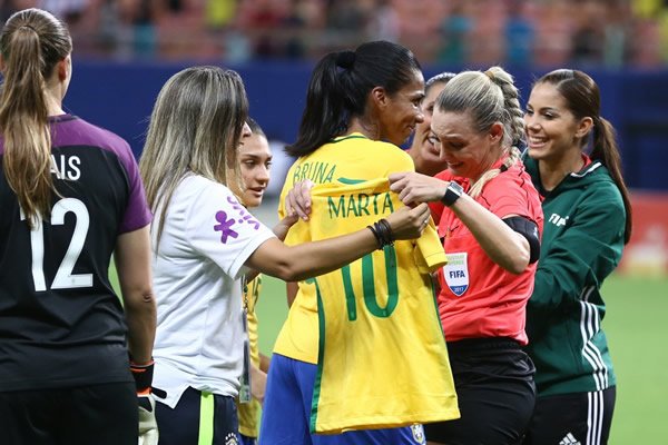 Nadine Schramm Câmara Bastos encerra carreira na arbitragem ...