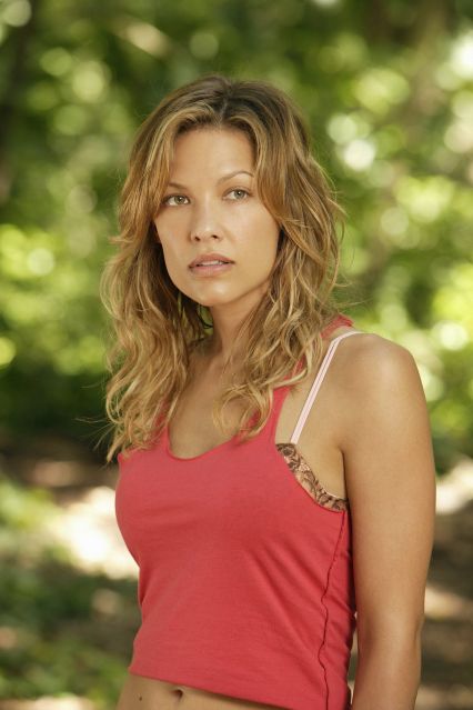 Kiele Sanchez. I want to try this color so bad! | Kiele sanchez, Tank top  fashion, Celebrities