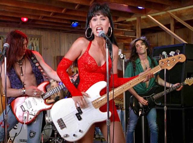 O que aconteceu com a Tia Carrere de 'Quanto Mais Idiota Melhor' ?