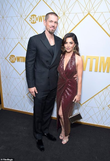 Shameless star Steve Howey and wife Sarah Shahi divorcing | Daily Mail  Online