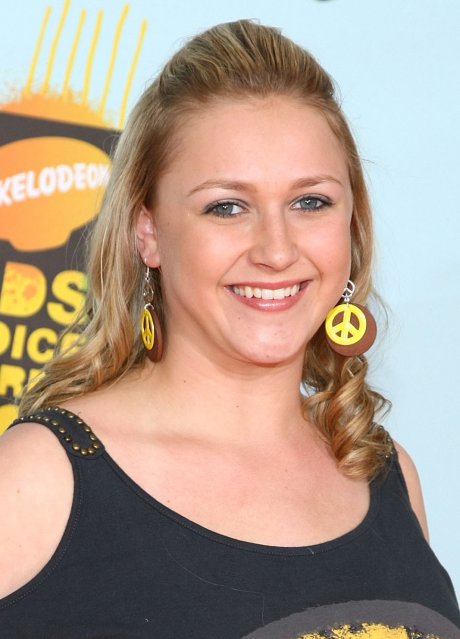 Skye McCole Bartusiak, Actress, Dies at 21 - The New York Times