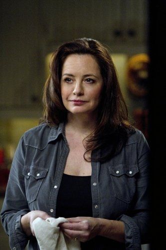 Still of Samantha Ferris in Supernatural - Ellen Harvelle, my kind of dame  | Mom characters, Samantha photos, Supernatural episodes