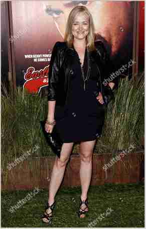 Jennifer Irwin Net Worth, Bio, Height, Family, Age, Weight, Wiki